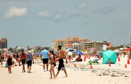 Restrictive measures in place as US beaches reopen for Memorial Day amid COVID-19 pandemic