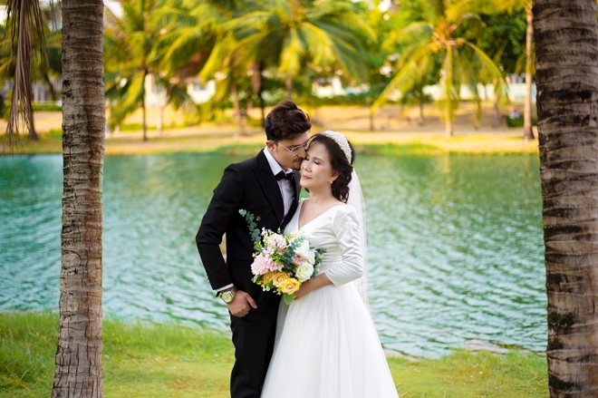 Sweet wedding shots of the 65-Vietnamese bride with her 24 -Pakistani groom spur Internet joy sweet wedding shots of the 65 vietnamese bride with her 24 pakistanian groom spur internet joy