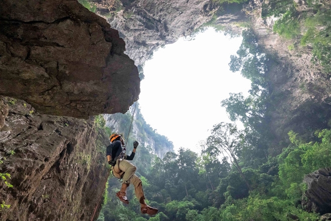 mesmerizing photos of kong collapse central vietnam