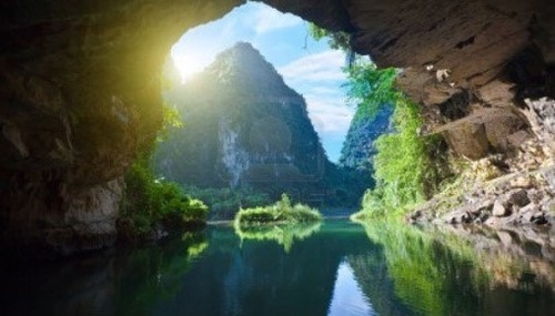 Mesmerizing photos of Kong Collapse, central Vietnam mesmerizing photos of kong collapse central vietnam