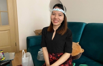 vietnamese russian face masks donor warns over imposter scams