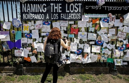 World news today: US’s COVID-19 death toll reaches 100,000