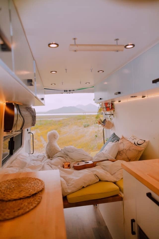 vietnamese american couple travel the world on caravan house