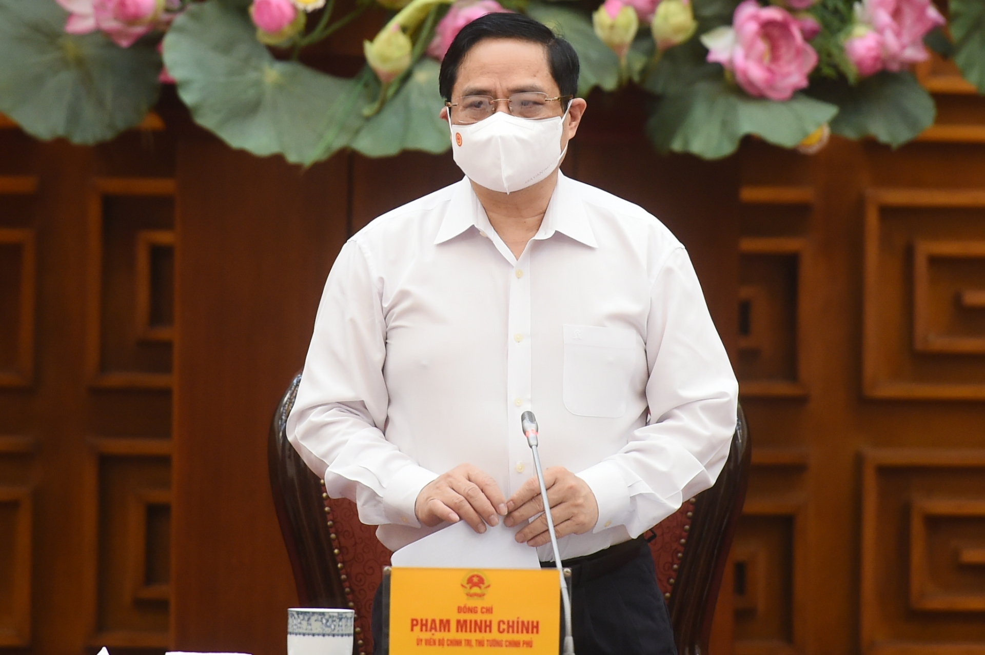 Vietnam News Today (May 1): Quang Tri: Flag-raising ceremony held to mark Reunification Day