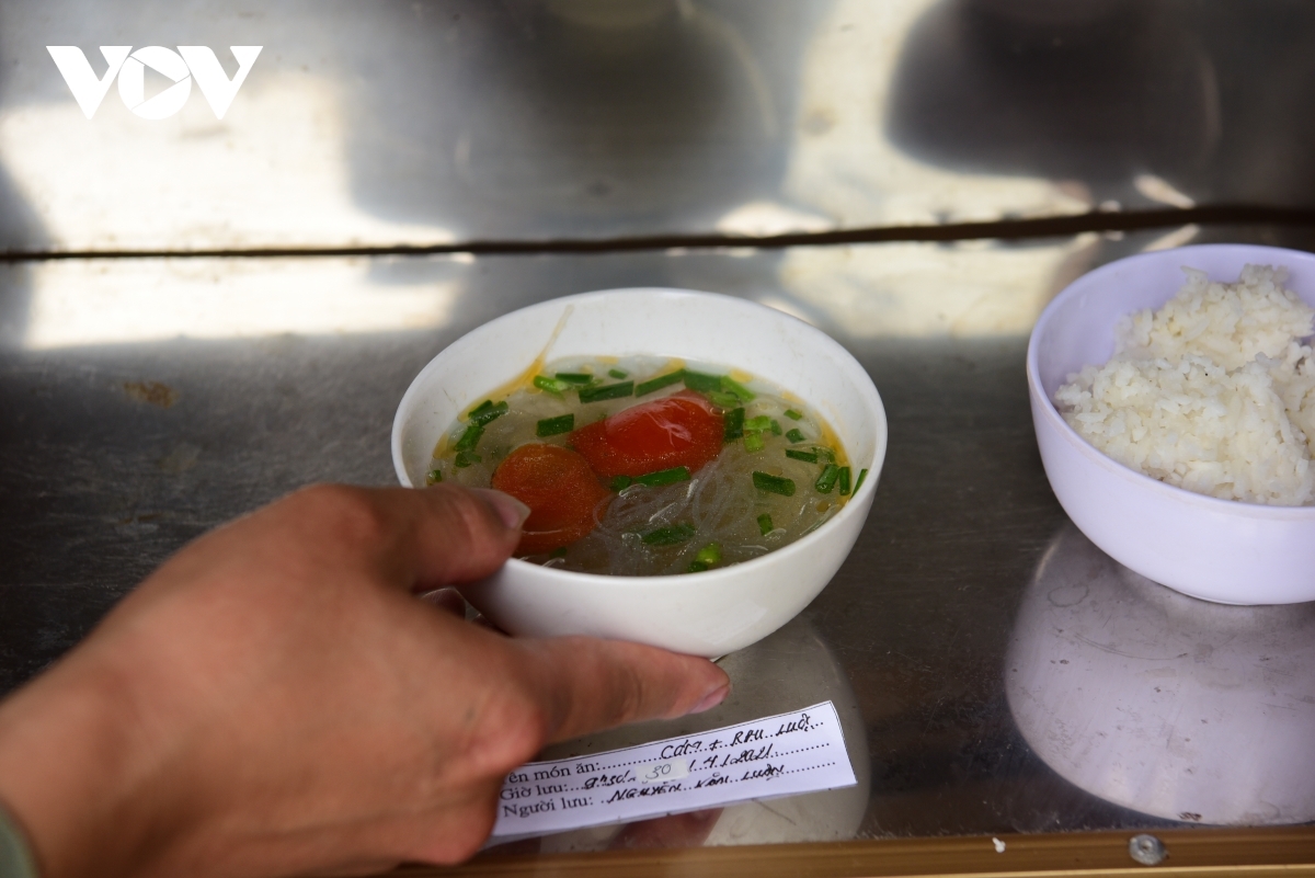 Inmates' speical meal on Reunification Day in prison Inmates' speical meal on Reunification Day in prison