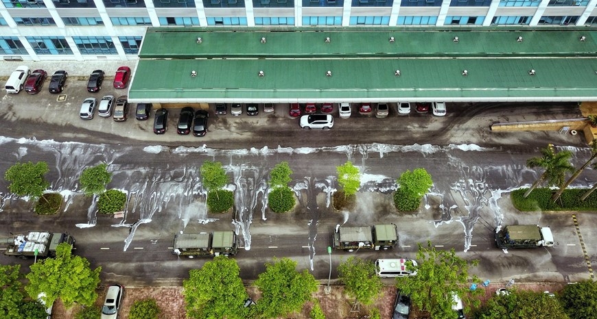 In photos: Army force disinfects Covid-infected hospital