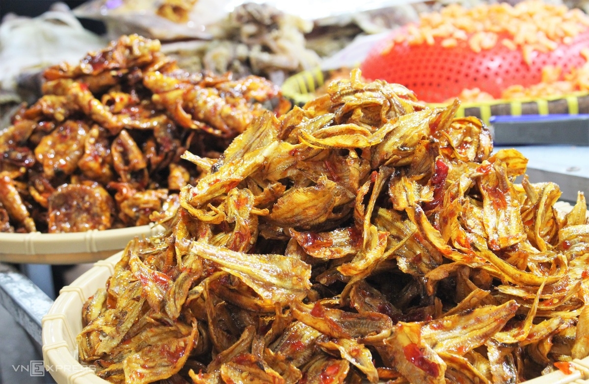 Food paradise in Phu Quoc's biggest night market