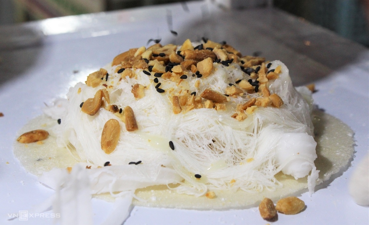 Food paradise in Phu Quoc's biggest night market