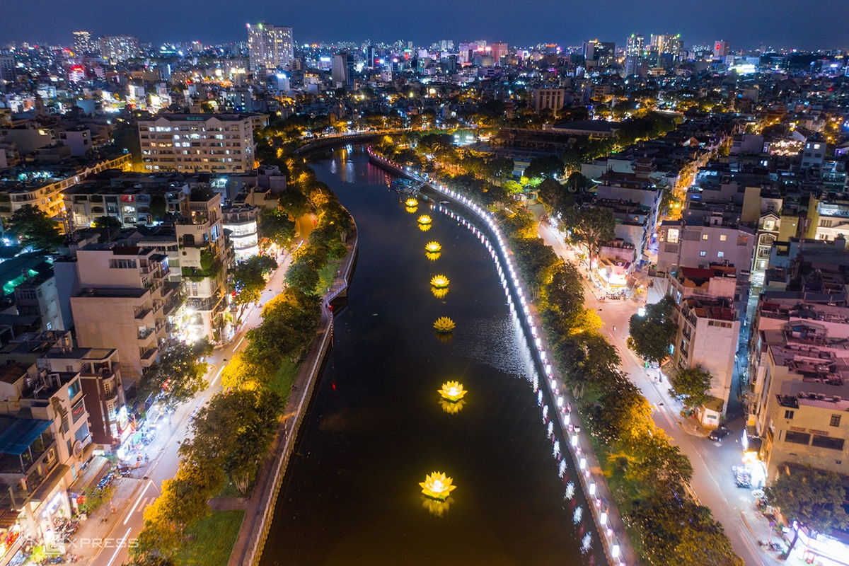Saigon lights up as Vesak festival nears