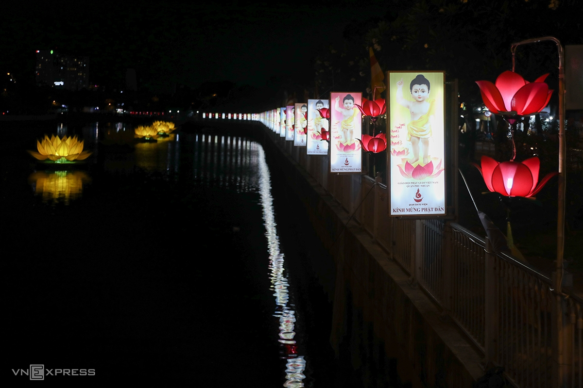 Saigon lights up as Vesak festival nears