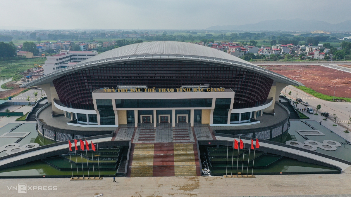 In photos: A look into Bac Giang's field hospital