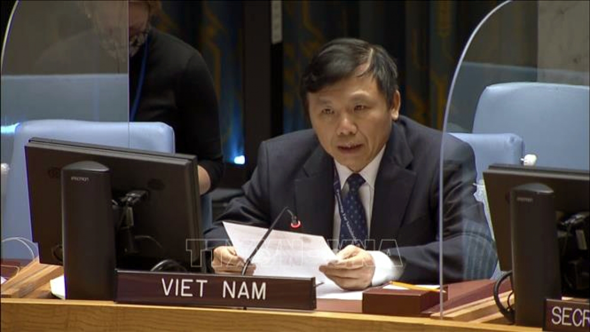 Vietnam News Today (May 28):  Viet Nam suspends int'l flights to Tan Son Nhat airport