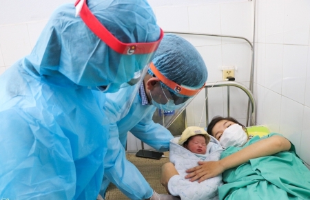 Special quarantine camp of 243 Vietnamese pregnant women returning from Taiwan