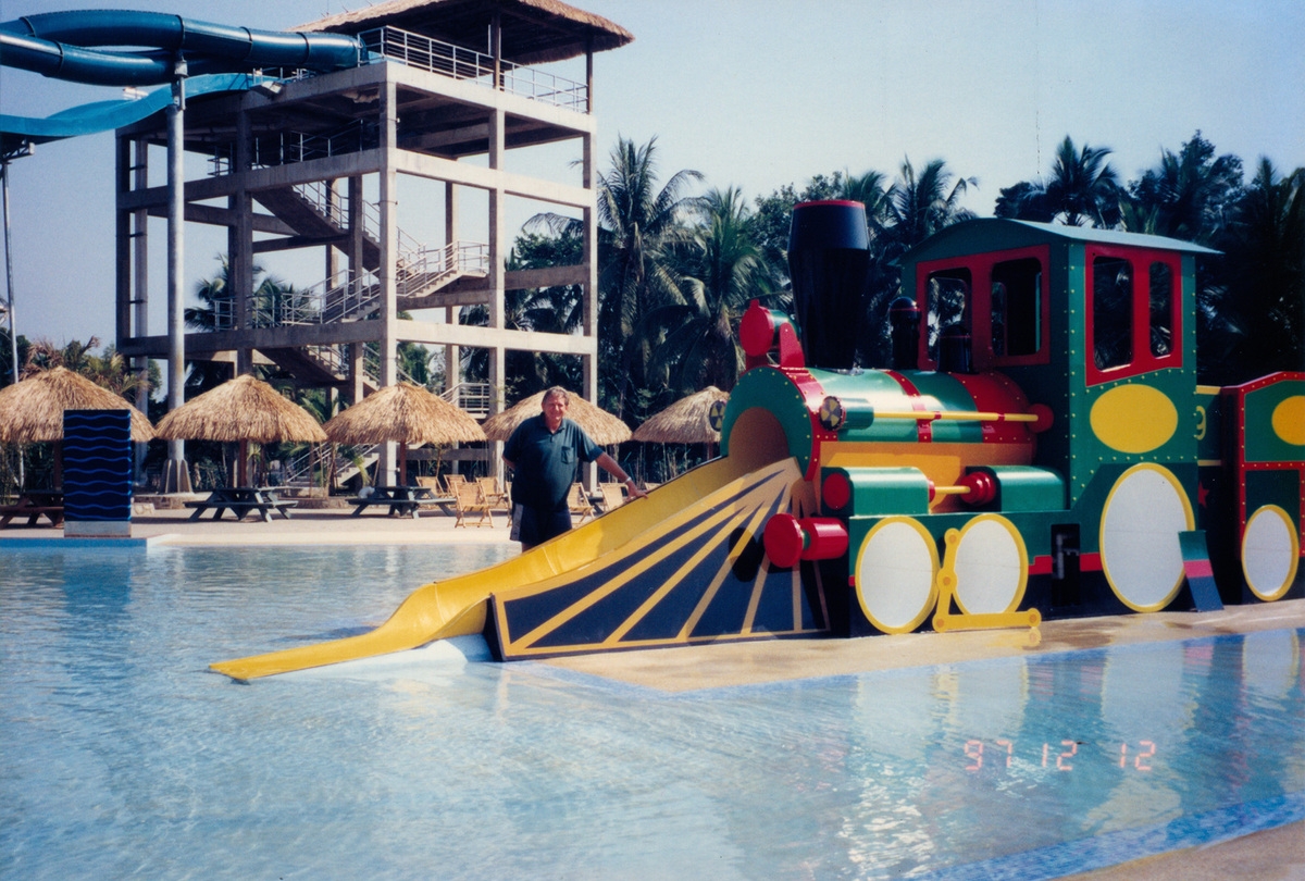 Rare old photos of first water park in Vietnam rare old photos of first water park in vietnam