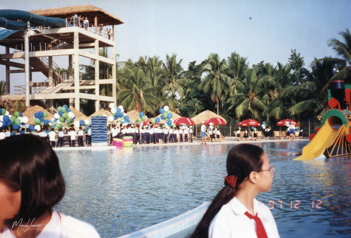Rare old photos of first water park in Vietnam rare old photos of first water park in vietnam