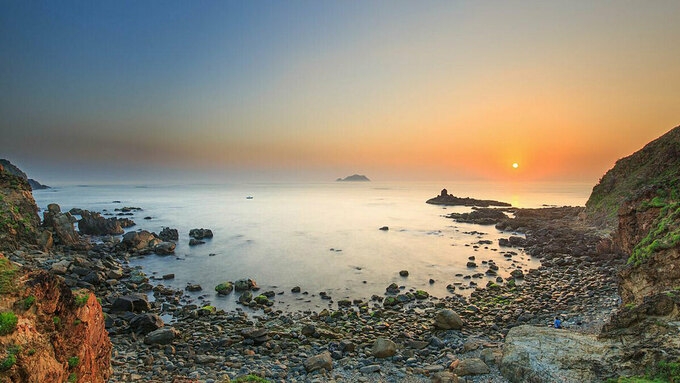 Ideal spots to embrace glamorous sunrise in Quy Nhon beach