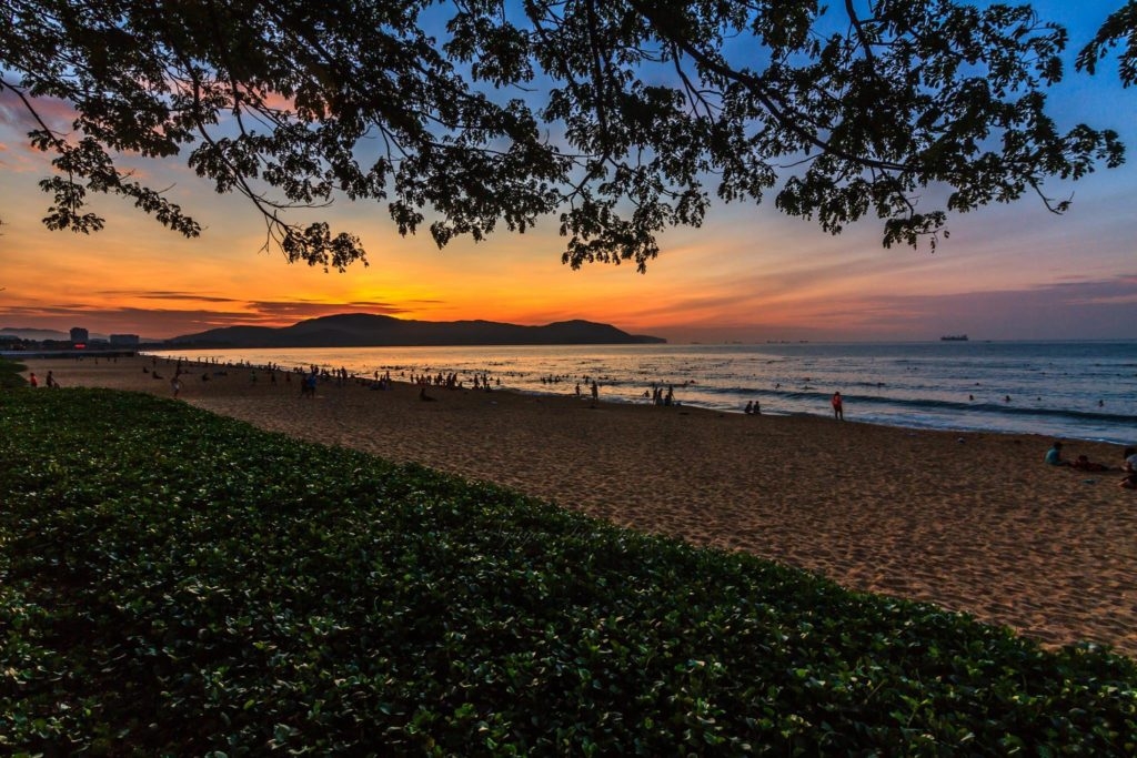 Ideal spots to embrace glamorous sunrise in Quy Nhon beach