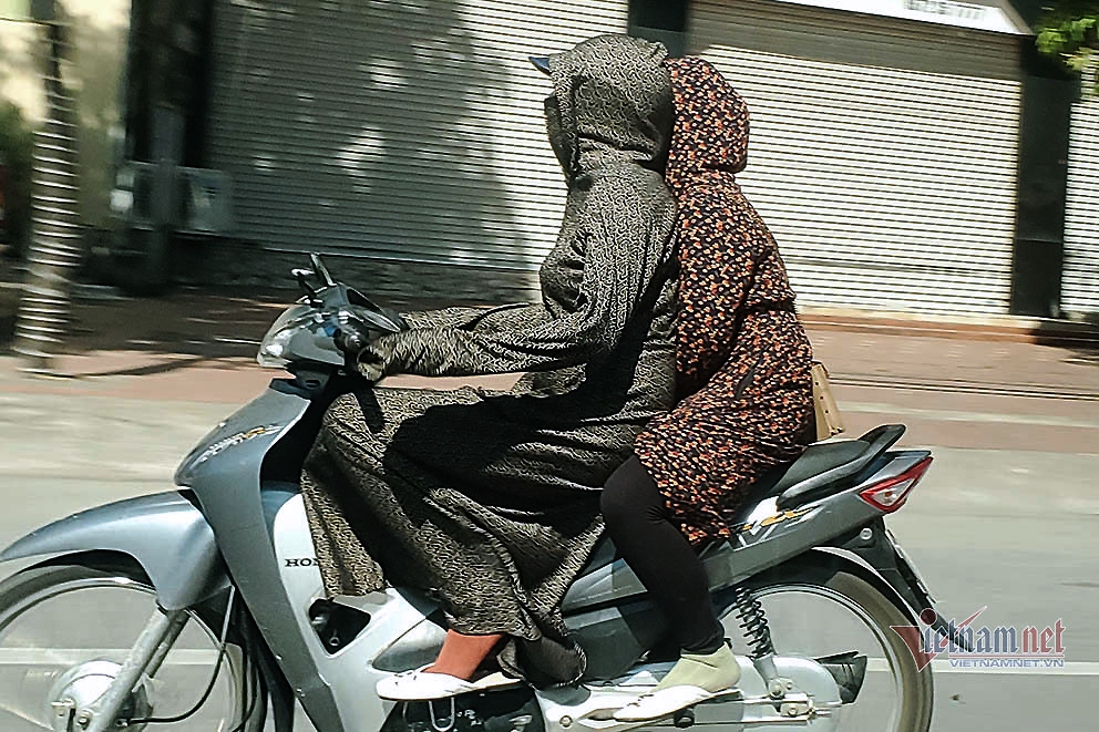 Prolonged heat wave disrupts lives in Vietnam