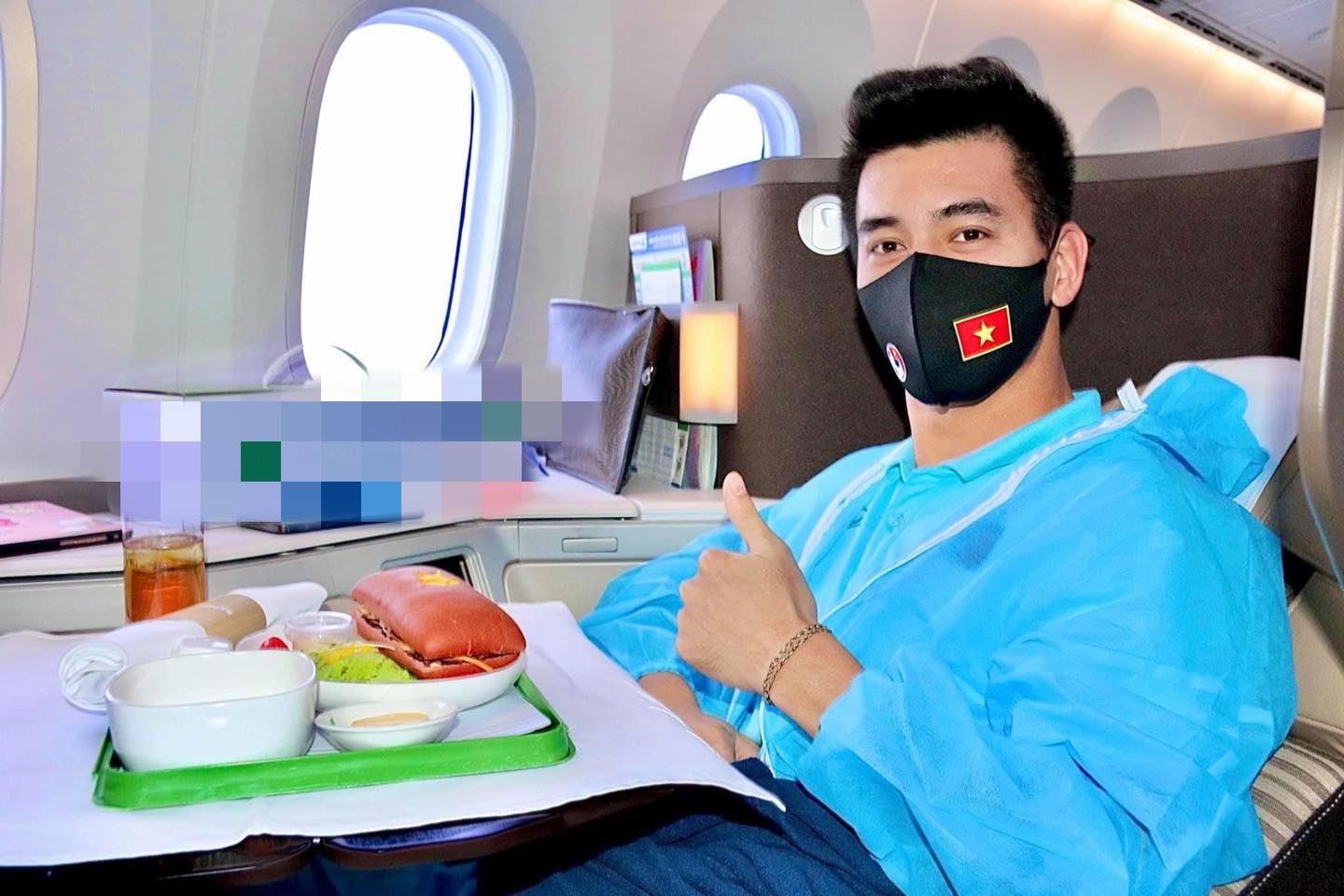 Vietnamese football stars grateful for special in-flight meals