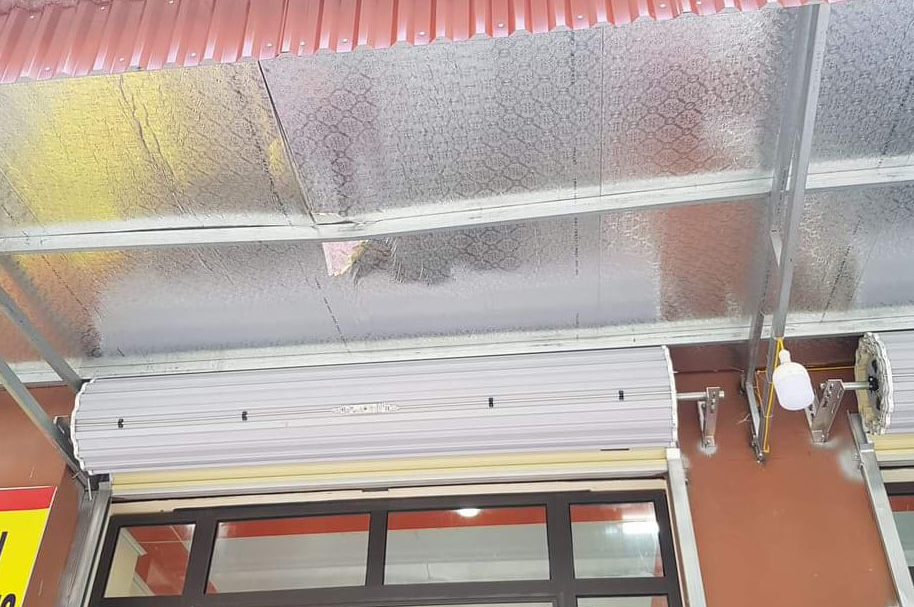 10-year-old survives fall from 5th floor