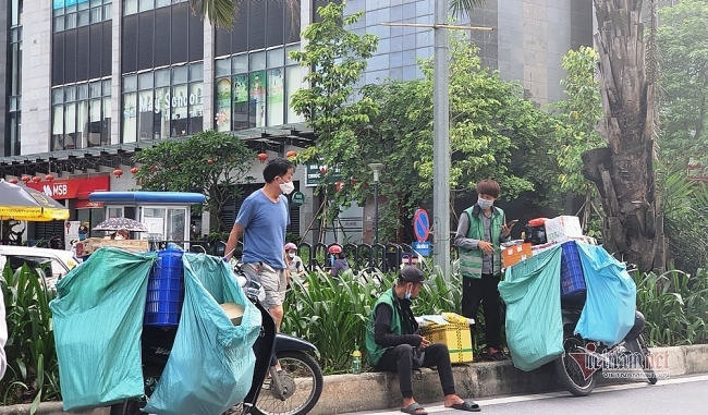 Layoffs, bankruptcy, collecting scrap: Covid-19 turns people’s life upside down