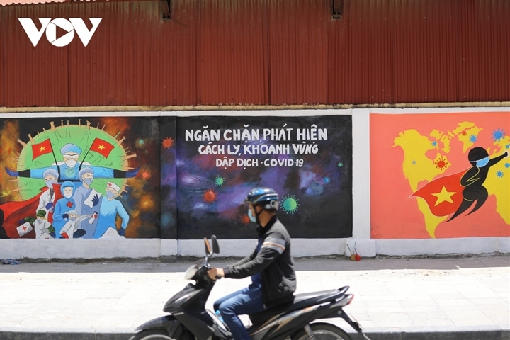 Meaningful Covid-themed graffiti paintings draw attention Meaningful Covid-themed graffiti paintings inspire passersby