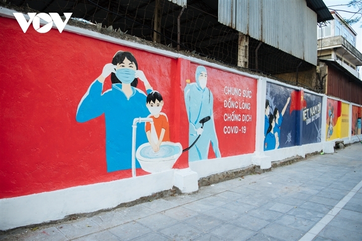 Meaningful Covid-themed graffiti paintings draw attention Meaningful Covid-themed graffiti paintings inspire passersby