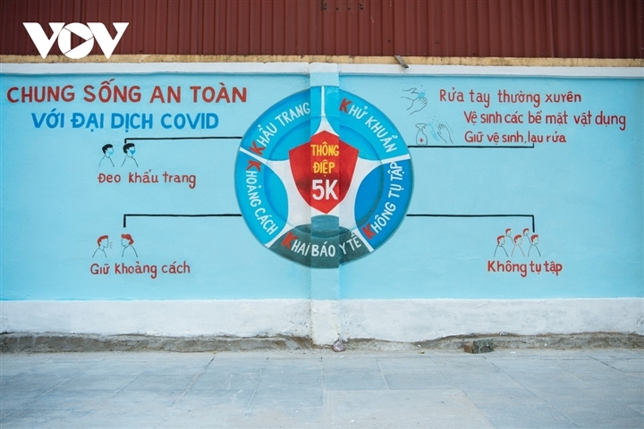 Meaningful Covid-themed graffiti paintings draw attention Meaningful Covid-themed graffiti paintings inspire passersby