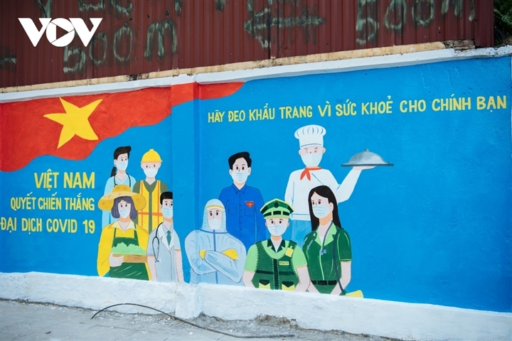 Meaningful Covid-themed graffiti paintings draw attention Meaningful Covid-themed graffiti paintings inspire passersby