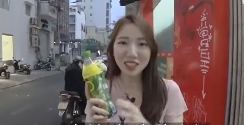 Korean Girl Craves for Vietnam's Zero Green Tea - Video