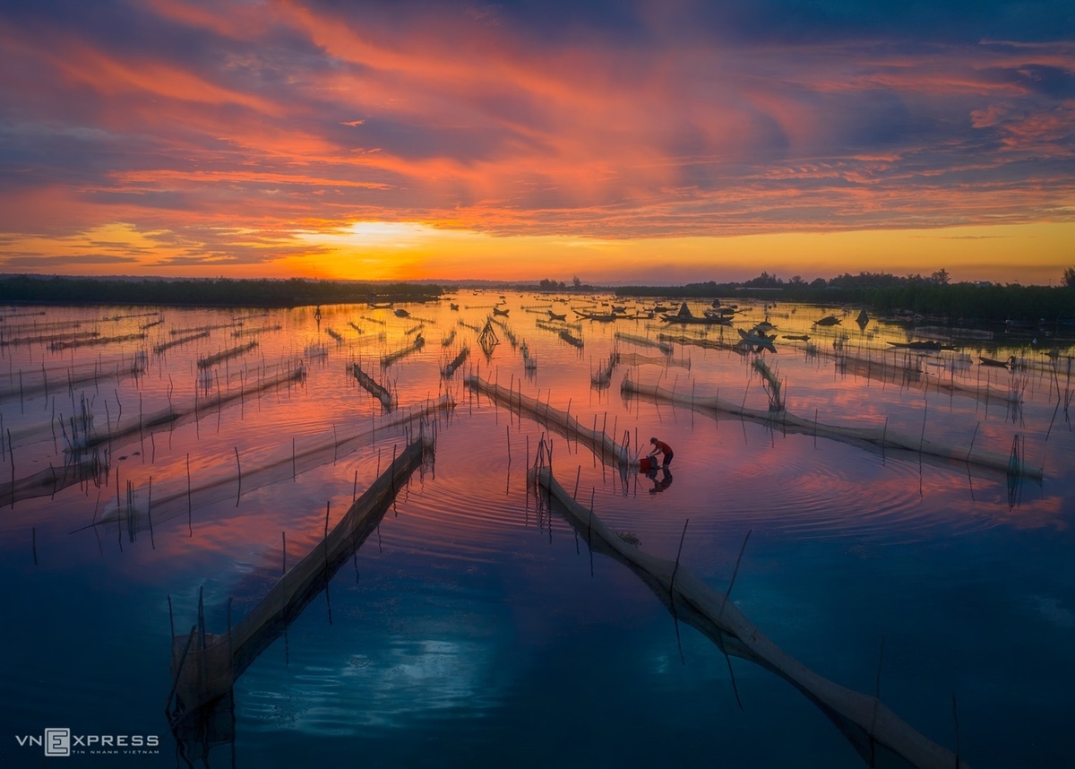The living pace of life on Quang Loi lagoon, Quang Dien district, Thua Thien Hue