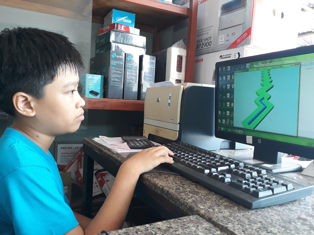 Triet's parents always encourage to partake in outdoor to balance his study and social life 