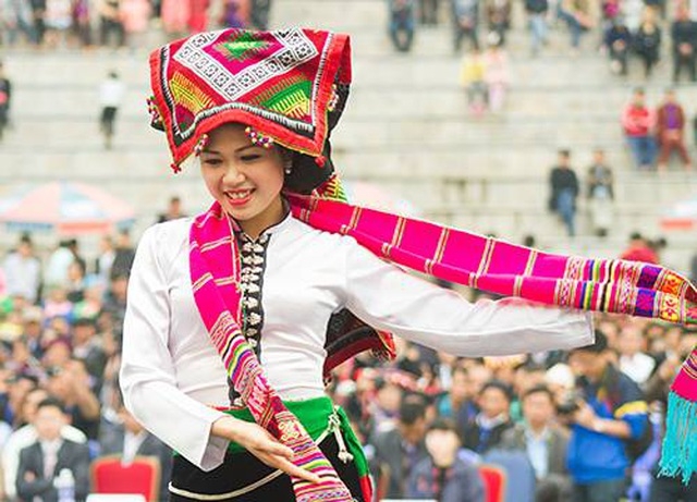 A woman in thai traditional costume