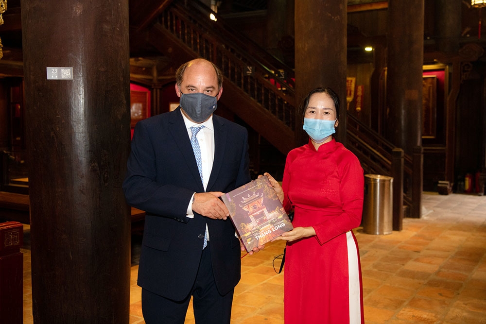 UK Defense Secretary Visits Temple Of Literature In Photos: UK Defense Secretary Visits Temple Of Literature