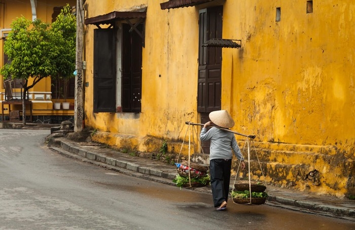 Captivating Hoi An under the lens of a foreign photographer A street corner in hoi an ancient town at dawn