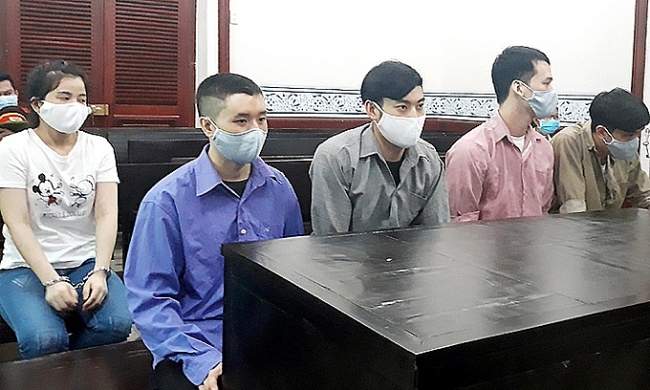 Two Chinese loan sharks jailed for charging extortionate interest