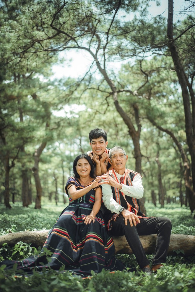 Anny and his parents 