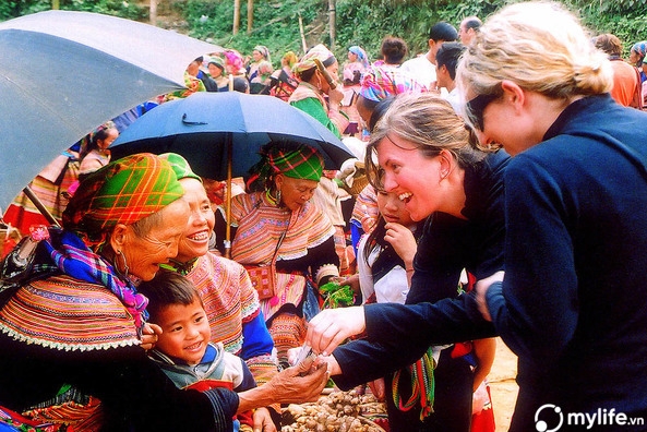 The alluring cultural beauty of moutainous market in Lao Cai The alluring cultural beauty of moutainous market in Lao Cai