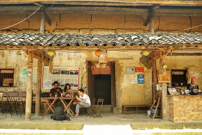 A sip of coffee in the southernmost "Northern People's café"