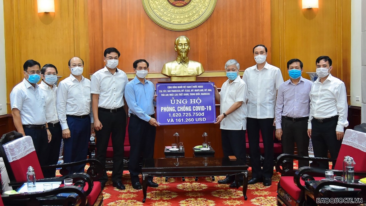 Politburo Issues Conclusion on Overseas Vietnamese Affairs