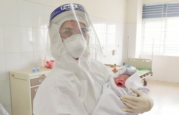 vietnamese covid 19 patient gives birth to healthy baby boy