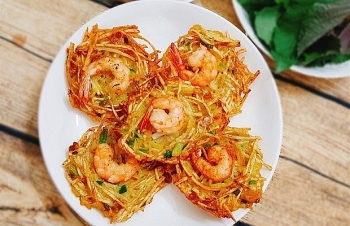 must try street food in the touch of autumn hanoi