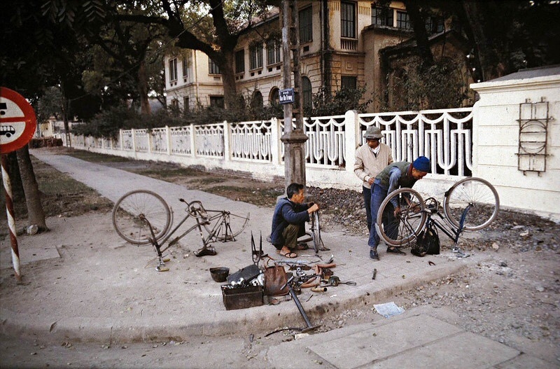 Return tickets to the past with photos of Hanoi in the 1970s