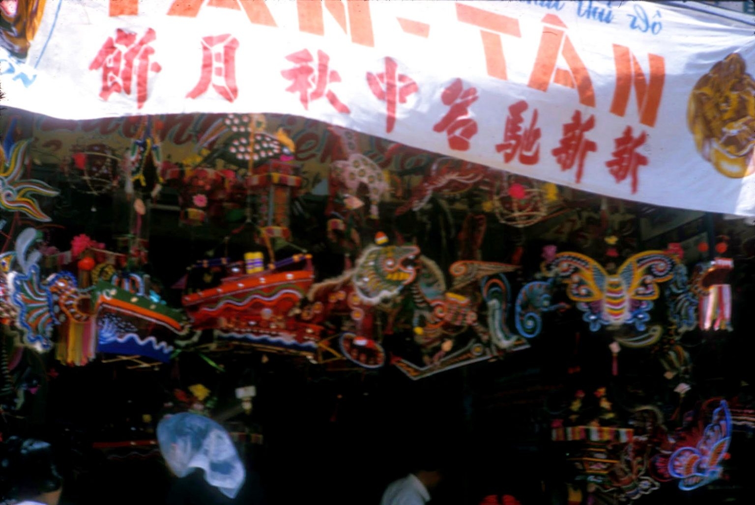 Visual memories of Mid-Autumn decades ago in rare color photos Visual memories of Mid-Autumn decades ago in rare color photos