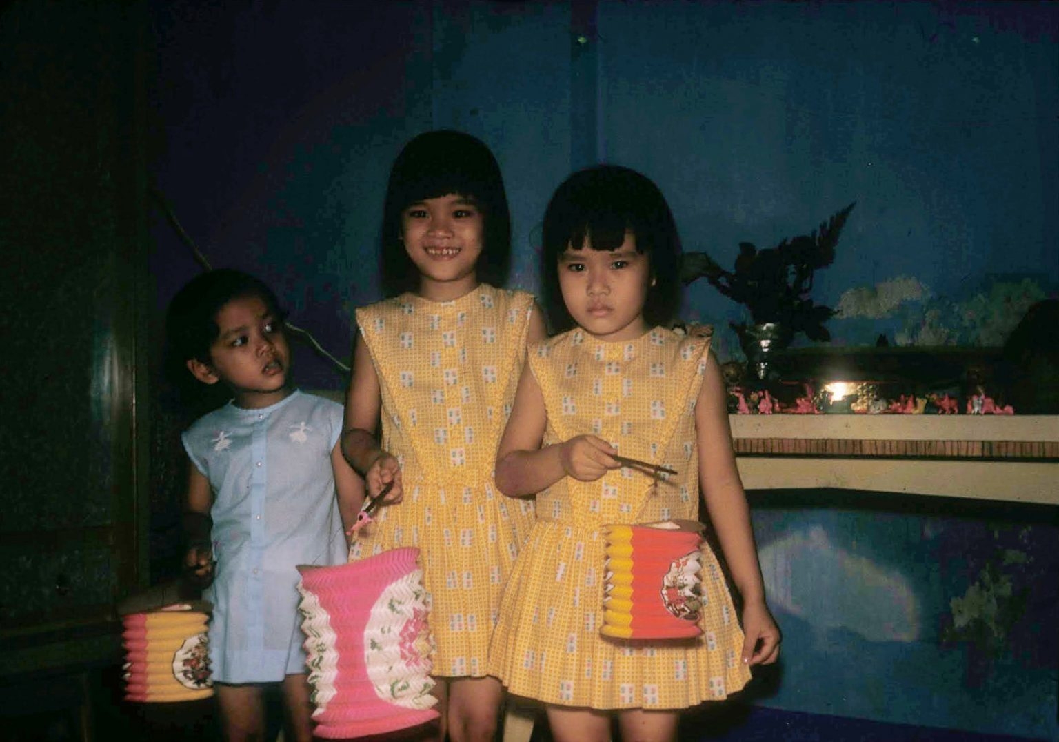 Visual memories of Mid-Autumn decades ago in rare color photos Visual memories of Mid-Autumn decades ago in rare color photos