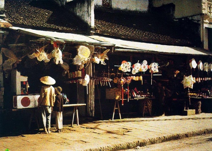 Visual memories of Mid-Autumn decades ago in rare color photos Visual memories of Mid-Autumn decades ago in rare color photos