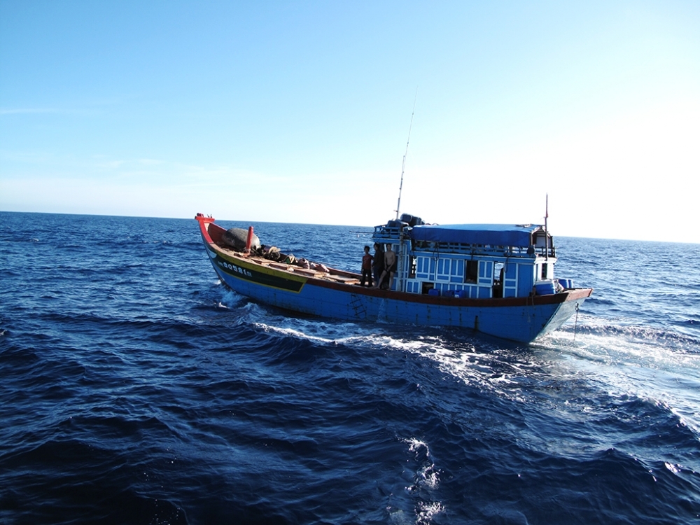 500 hours afloat with fishermen: Part 1, Stormy adventure
