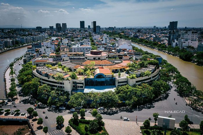 Rare Peaceful Scenes in Hai Phong City Amid Social Distancing