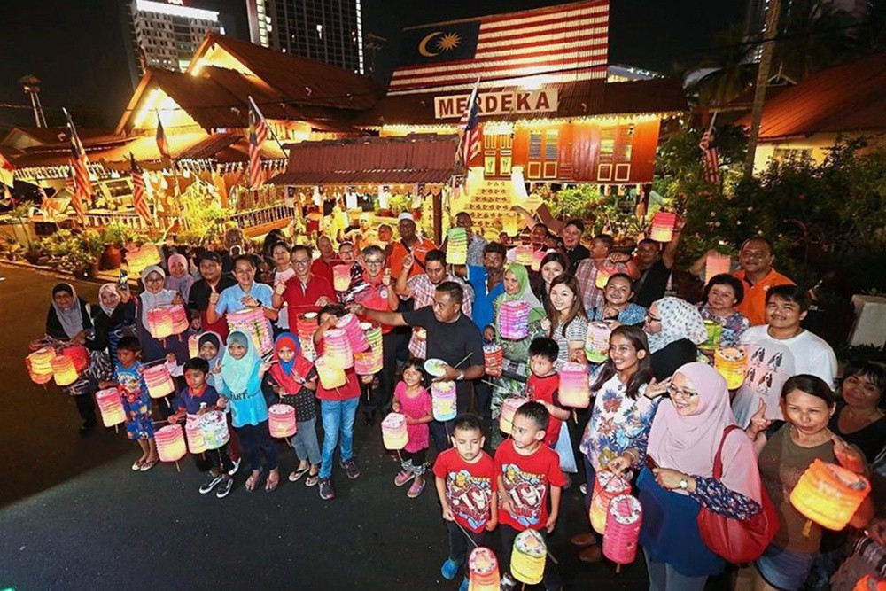 Asian Expats Long for Mid-autumn Celebrations in their Home Countries