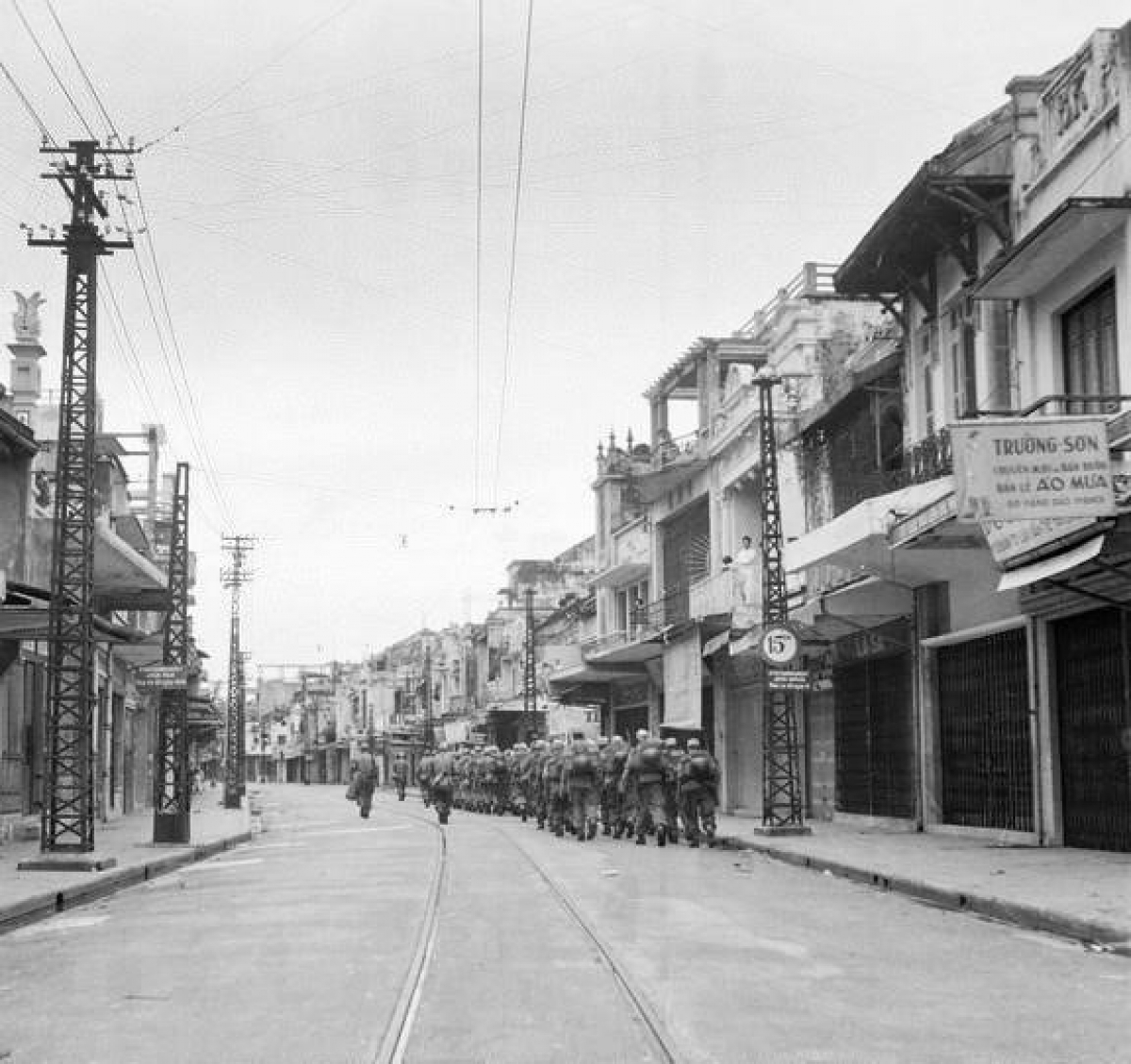Valuable photos of Hanoi Liberation Day in 1954